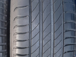 GUME LJETNE MICHELIN 185/65/15 dot 23 cijena za kom na stanju 4 .