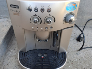 Kafe aparat delonghi 9