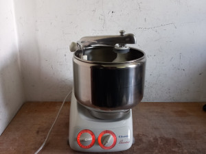 Extra profesionalni kuhinjski mikser ELECTROLUX Assistent N24