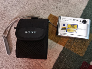 Sony Cyber shot digitalni fotoaparat DSC-T70 Touch panel