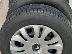 Felge sa gumama 4x100/15 gume 185/65/15 michelin dot 23 ratkape