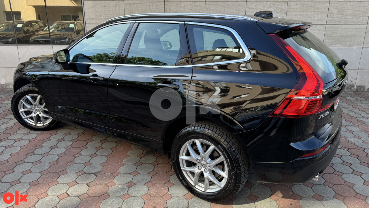 VOLVO XC60 2.0 4x4 "Momentum" Full LED Virtual Kamera Keyless 21G