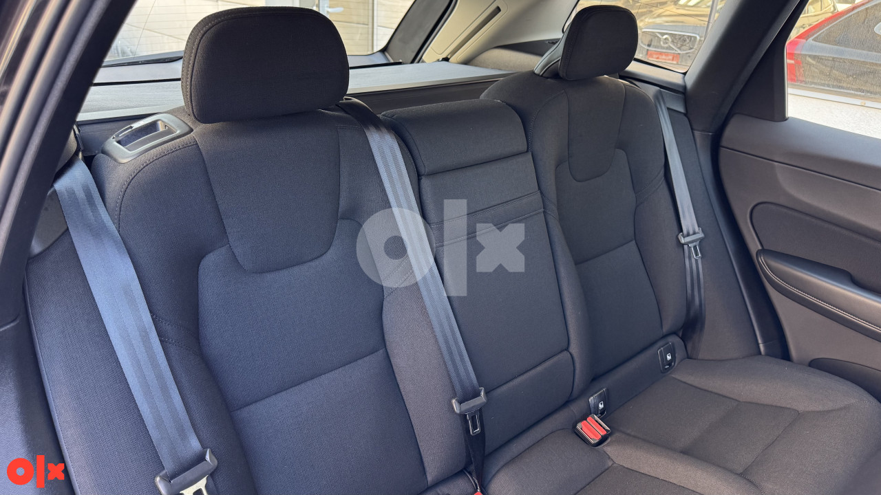 VOLVO XC60 2.0 4x4 "Momentum" Full LED Virtual Kamera Keyless 21G