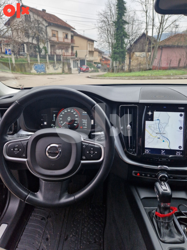 Volvo XC 60 2.0 140KW 4X4 MODEL 2020 GOD EXTRA STANJE REGISTROVAN