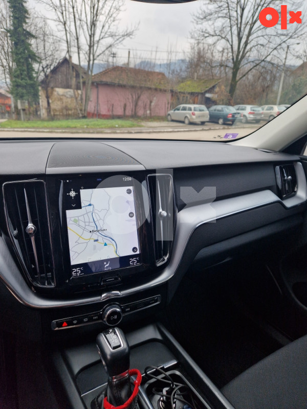 Volvo XC 60 2.0 140KW 4X4 MODEL 2020 GOD EXTRA STANJE REGISTROVAN