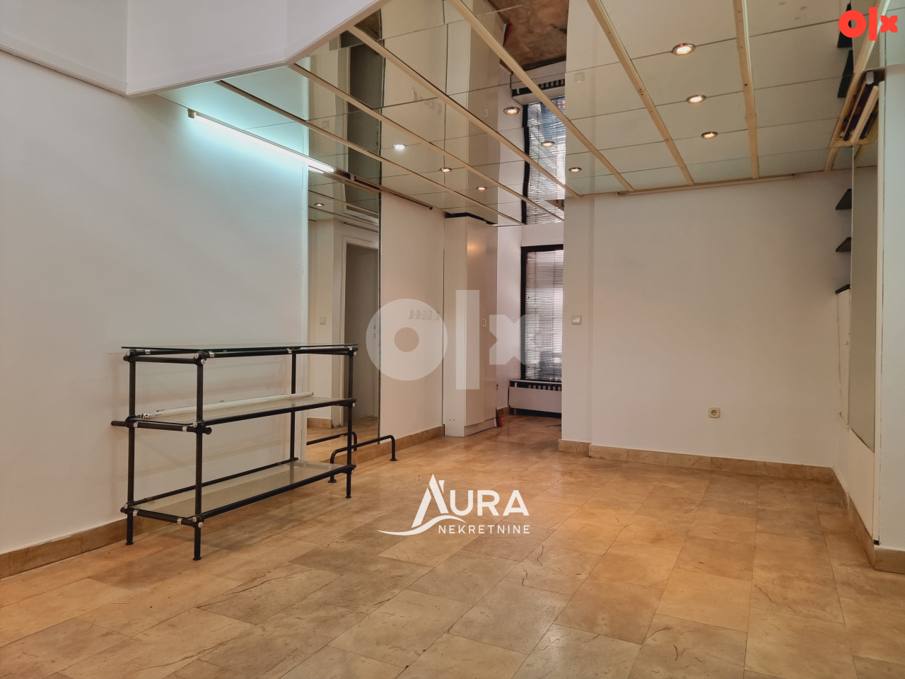 AURA/ Poslovni prostor 68m2 / Grbavica