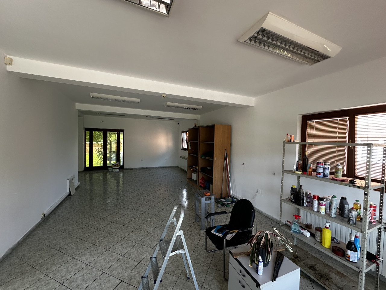 Poslovni prostor za najam - 90 m2 2