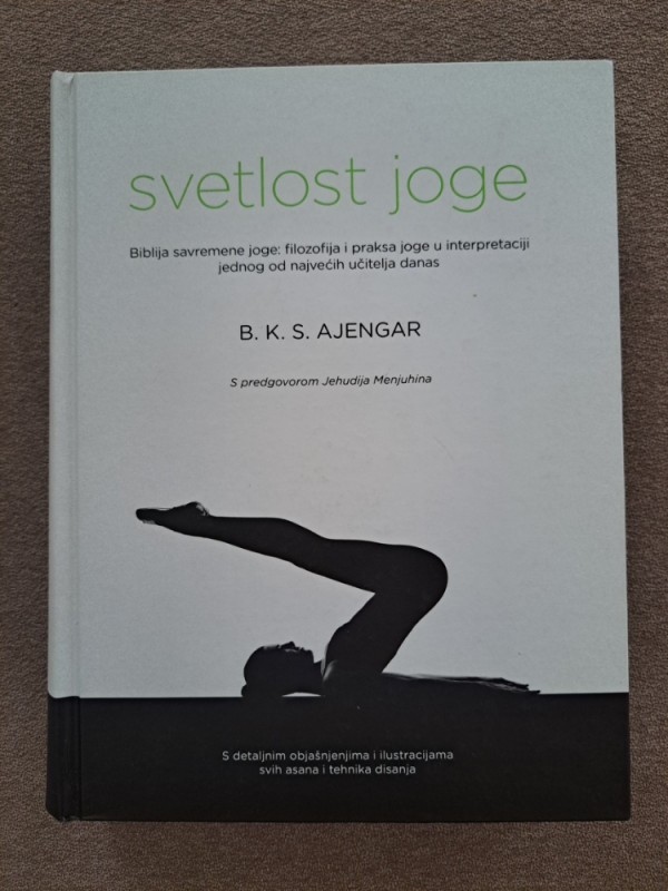 Knjiga "Svetlost joge"  B.K.S. Ajengar