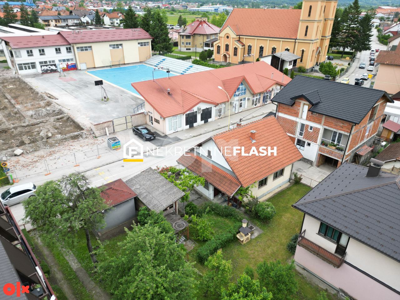FLASH: Kuća - ZEPČE - Strogi centar / Stjepana Radića 5