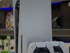 Playstation 5 Disk + 2 controllera | 20 igrica | GARANCIJA PS5