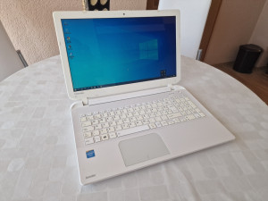 Toshiba L50 15.6" led i5 4gen 12gb ddr3ram 500gb hdd
