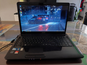 TOSHIBA LAPTOP DUAL INTEL 17" Win 10 SSD