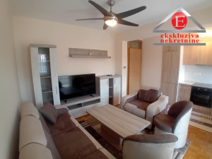 - CENTAR- NAMJEŠTEN TROSOBAN STAN 62 m2, ID 4053/DŠ
