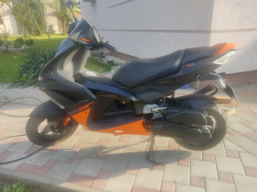 Peugeot Jet Force Darkside 2017

50cc