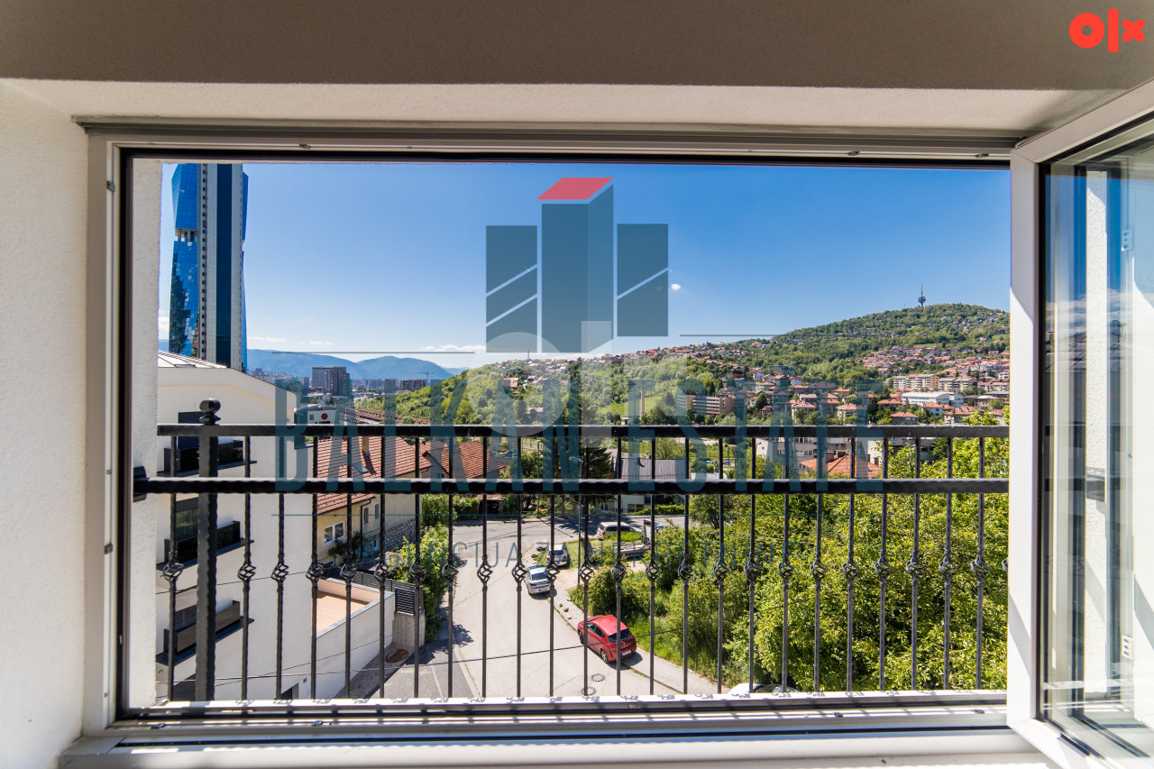 Renovirana kuća u nizu na odličnoj lokaciji | Centar 2