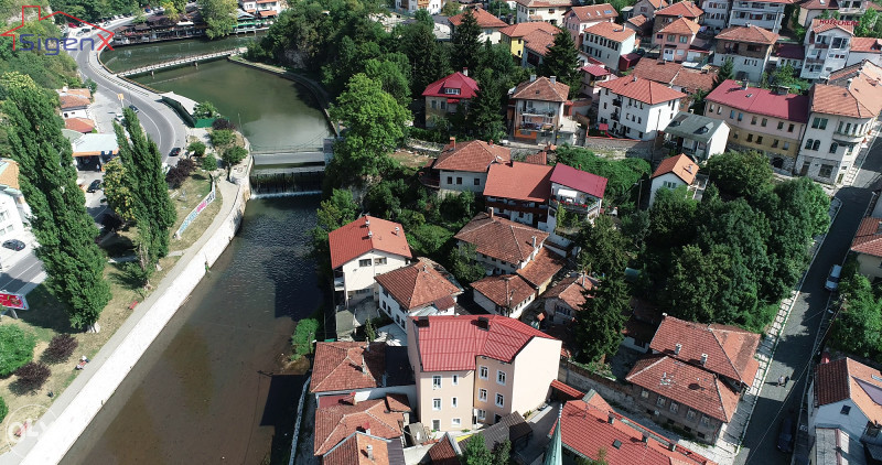 SIGENX prodaje: Bosanska kuća/ dva objekta/ Alifakovac 3