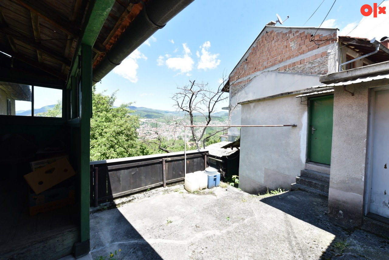 Kuća sa garažom i baštom na parceli 550 m²/ Širokača - Stari Grad - Ansicht 5
