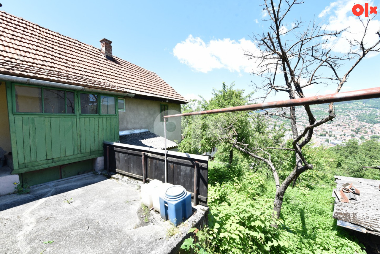 Kuća sa garažom i baštom na parceli 550 m²/ Širokača - Stari Grad - Ansicht 6
