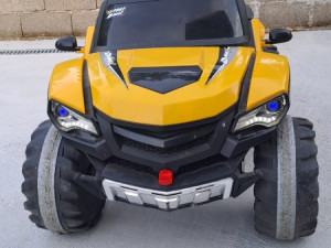 Dječiji Dzip 4x4 na akumulator