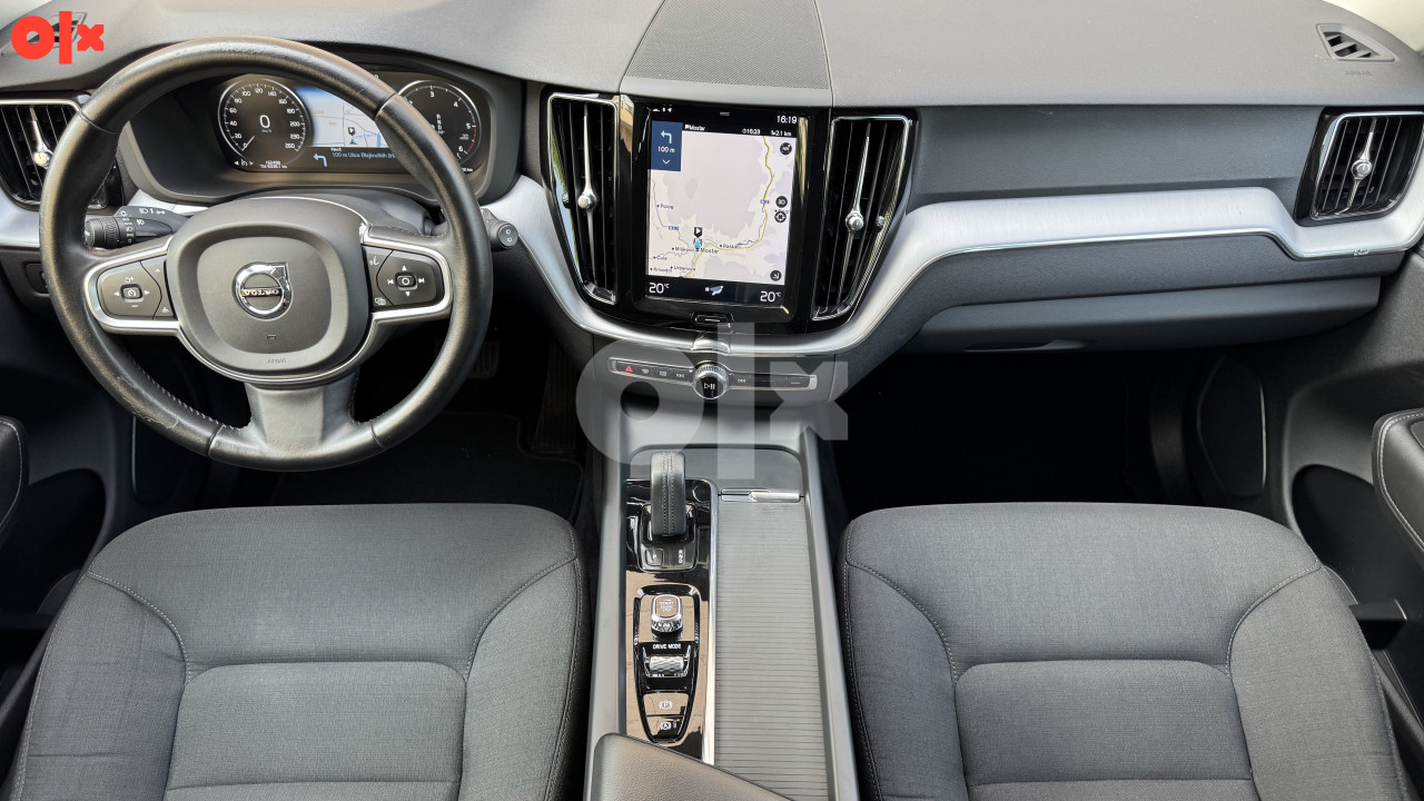 VOLVO XC60 2.0 B4 197ks 4x4 "Momentum" Full LED Virtual Cockpit