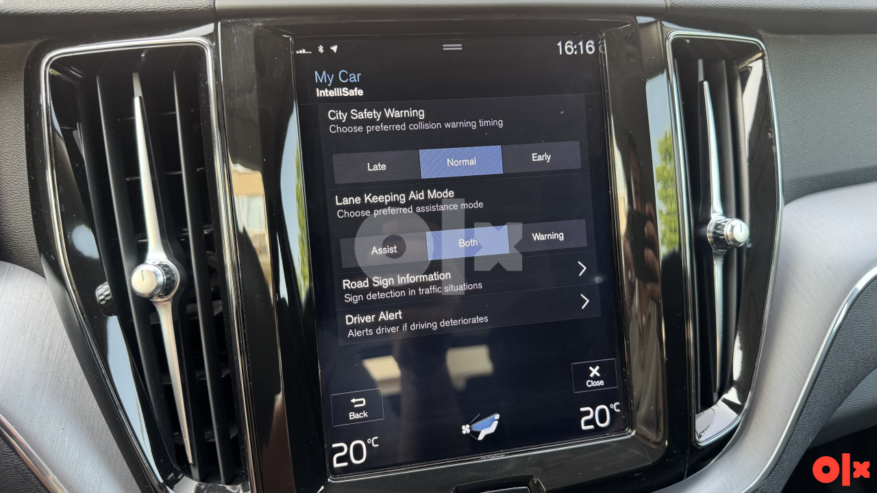 VOLVO XC60 2.0 B4 197ks 4x4 "Momentum" Full LED Virtual Cockpit