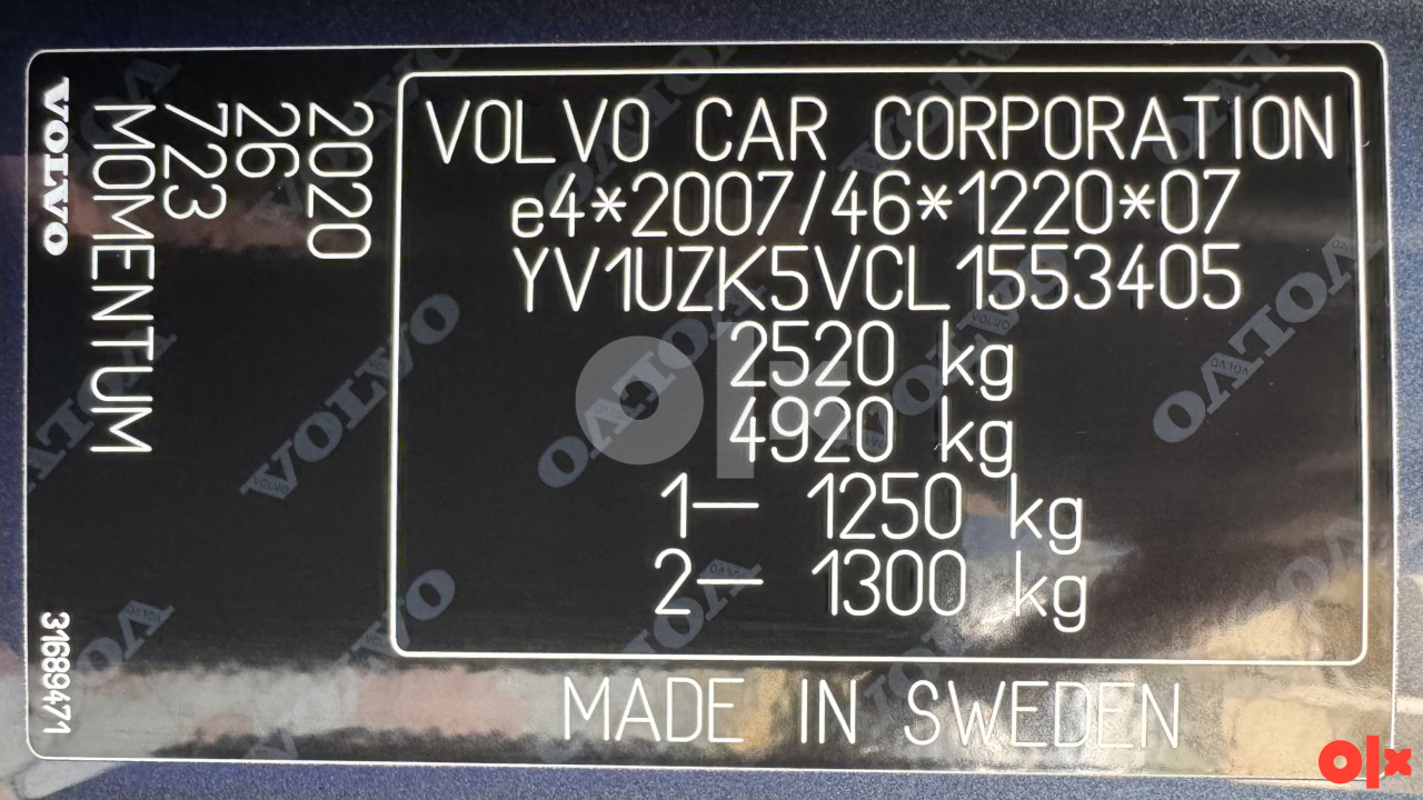 VOLVO XC60 2.0 B4 197ks 4x4 "Momentum" Full LED Virtual Cockpit
