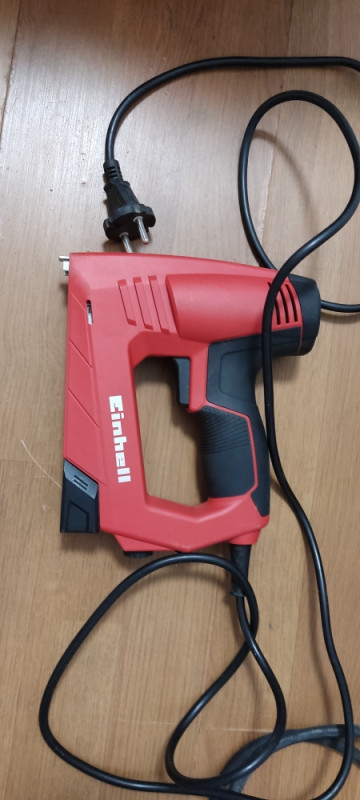 Einhell električna klamerica