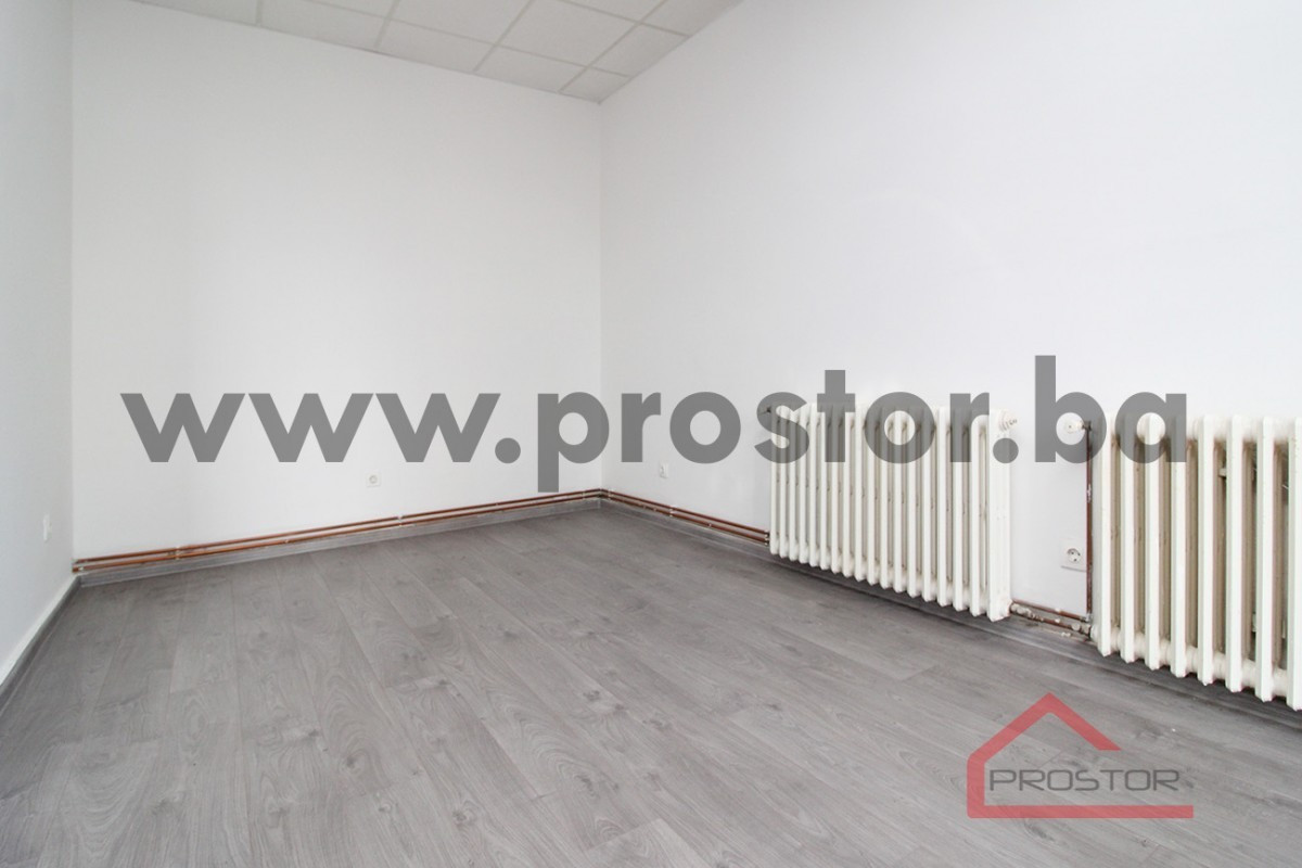 PROSTOR izdaje: Poslovni prostor, 44m2, Grbavica 3