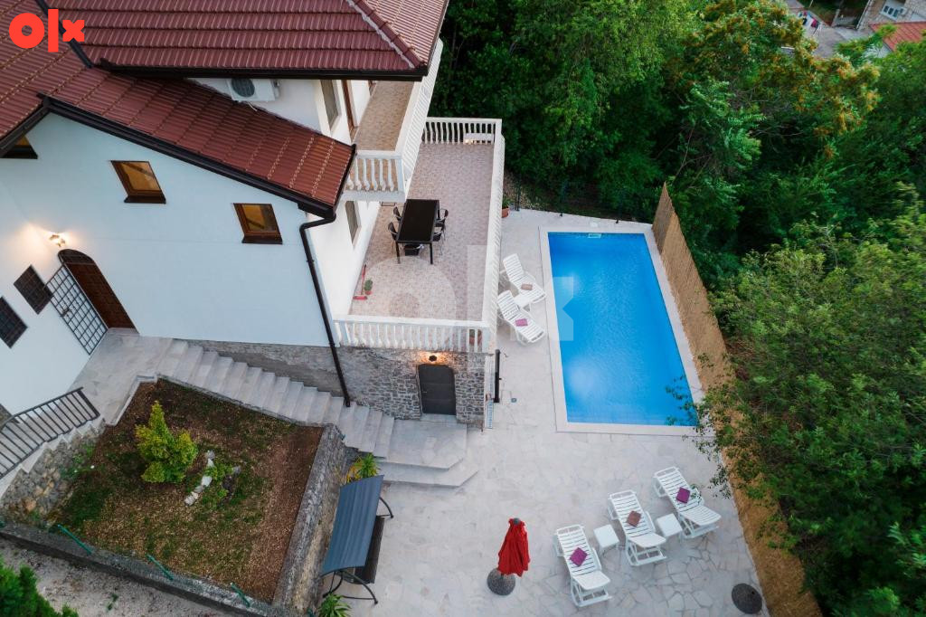 Predivna kuća sa bazenom i panoramskim pogledom na Stolac 2