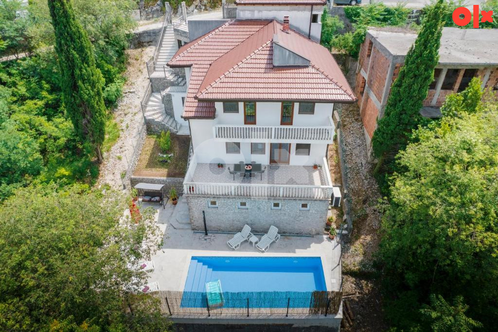 Predivna kuća sa bazenom i panoramskim pogledom na Stolac 8