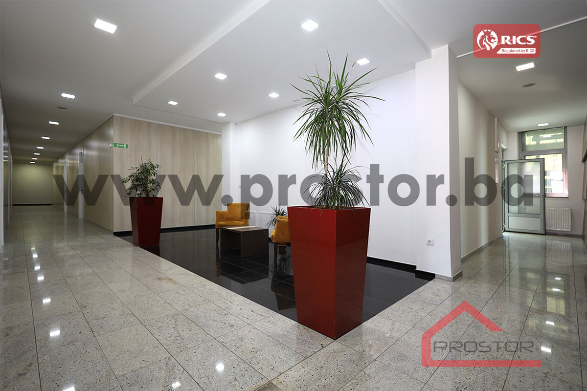 PROSTOR izdaje: Poslovni prostor, 156m2, Stup 7
