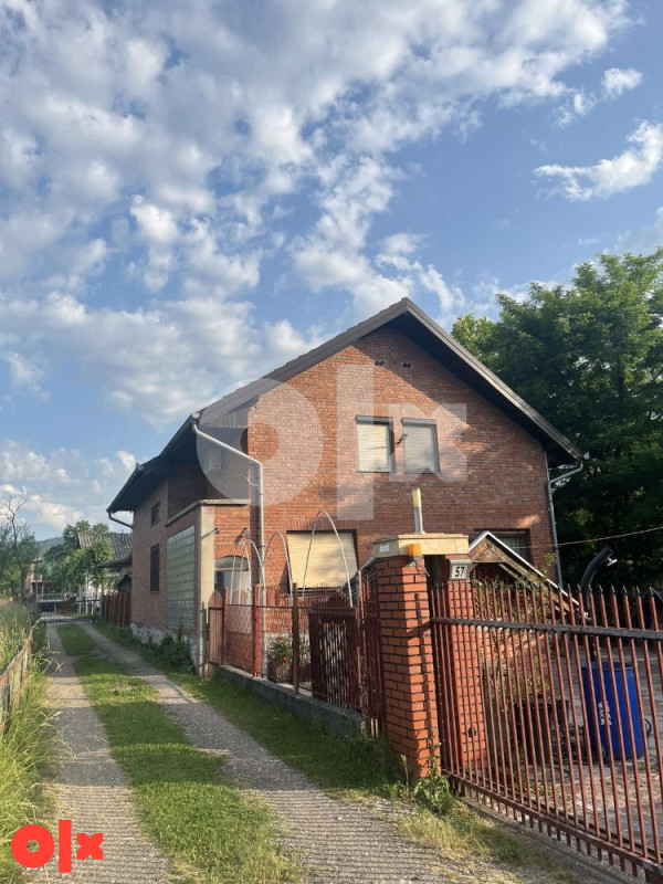 Kuća 200 m2 dvorište 2000 m2 Vrbanja Banja Luka