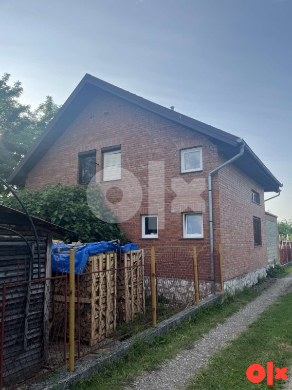 Kuća 200 m2 dvorište 2000 m2 Vrbanja Banja Luka 3