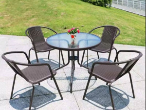 Stol + 4 stolice vrtne