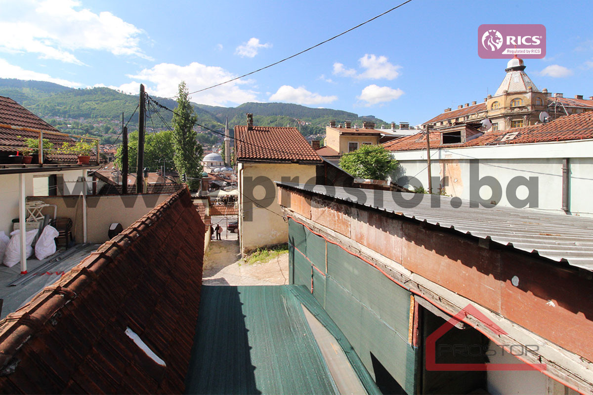PROSTOR prodaje: Četverosoban stan na Baščaršiji, Stari Grad