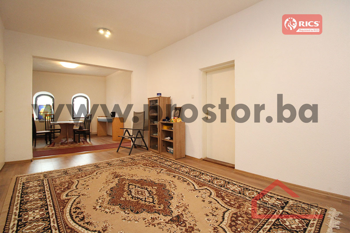PROSTOR prodaje: Četverosoban stan na Baščaršiji, Stari Grad 2