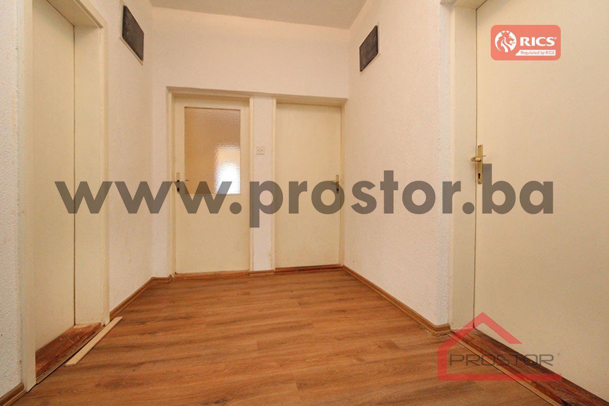 PROSTOR prodaje: Četverosoban stan na Baščaršiji, Stari Grad 15