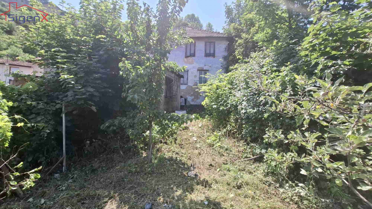 Sigenx prodaje:kuća i dvorište/Stari Grad/Alifakovac/294 m2 2