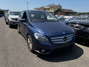 Dijelovi Mercedes benz b180 2012god.