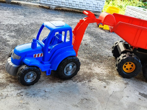 Traktor dječiji
