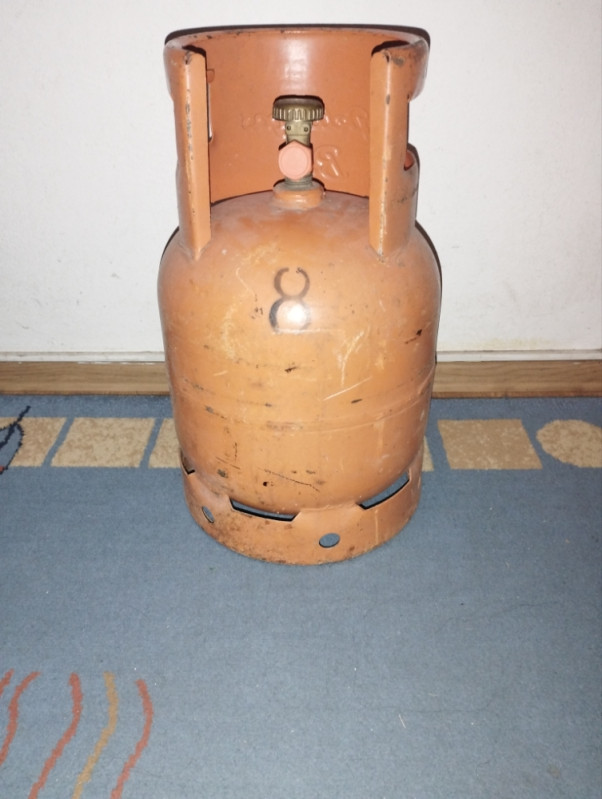 Plinska boca od 5 kg puna plina