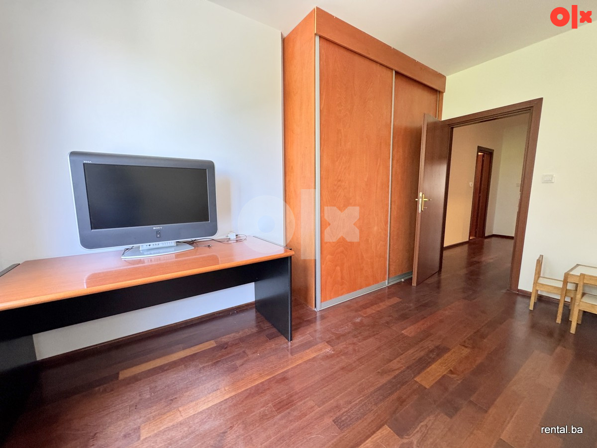 Trosoban stan najam Centar Sarajevo – pohled 6