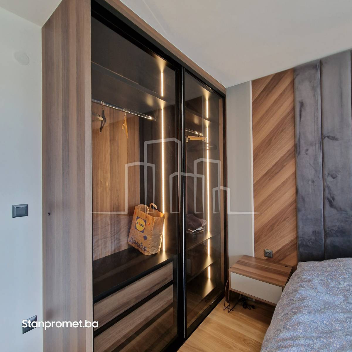 Apartman Jahorina nov i novoopremljen 52m2 sa dva balkona 19