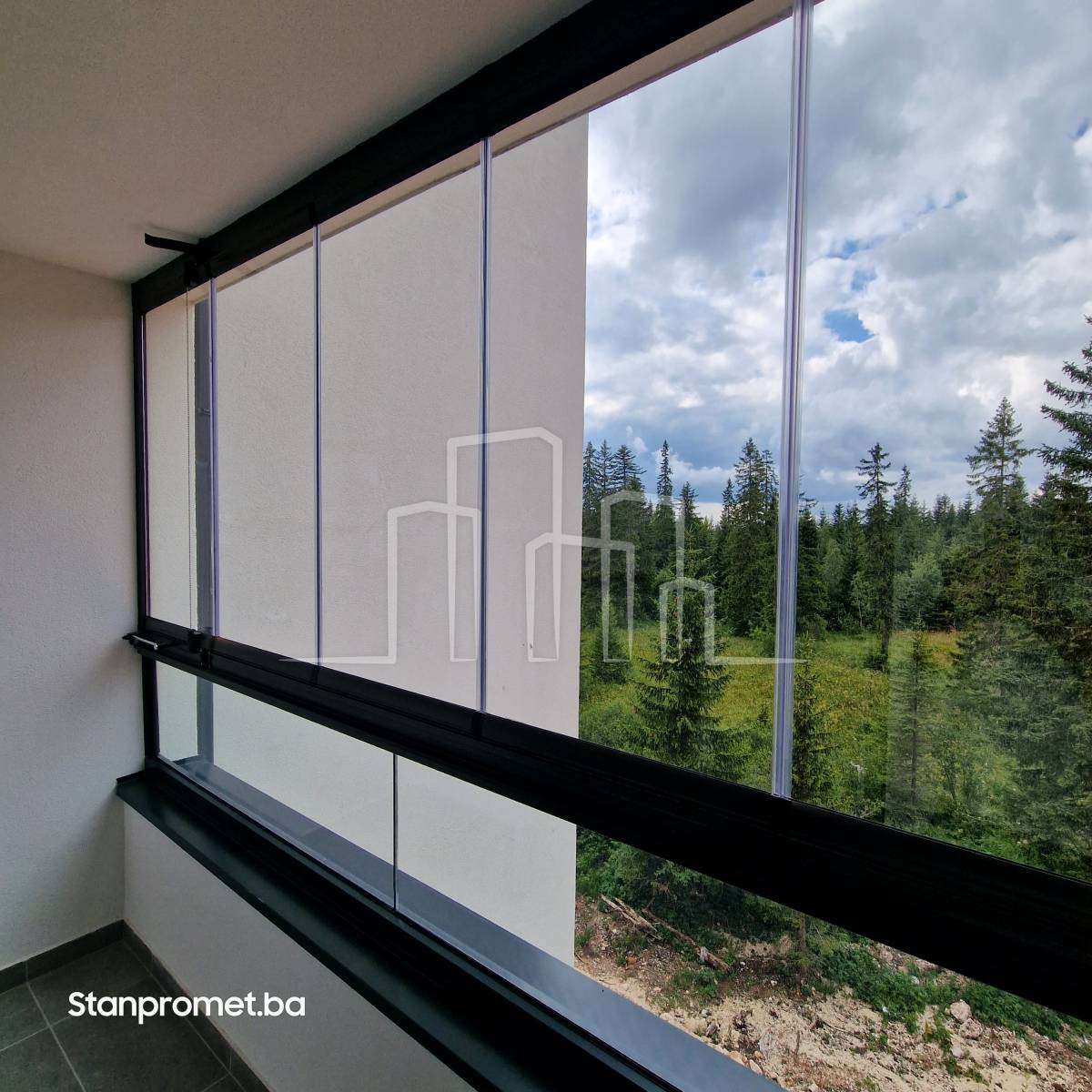 Apartman Jahorina nov i novoopremljen 52m2 sa dva balkona 23