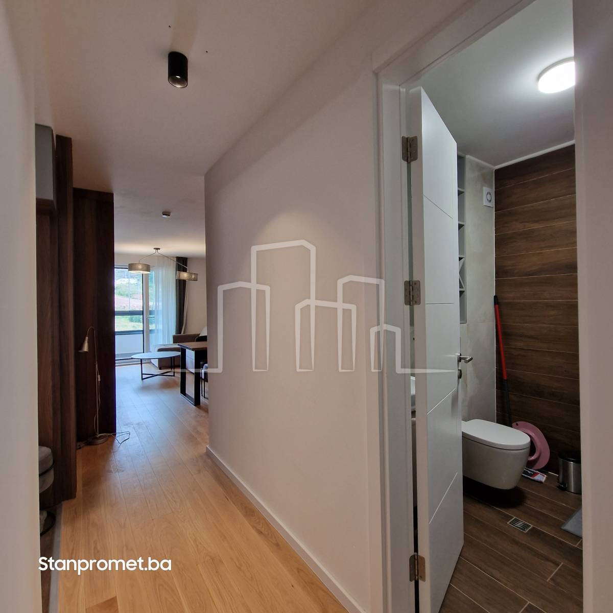 Apartman Jahorina nov i novoopremljen 52m2 sa dva balkona 24