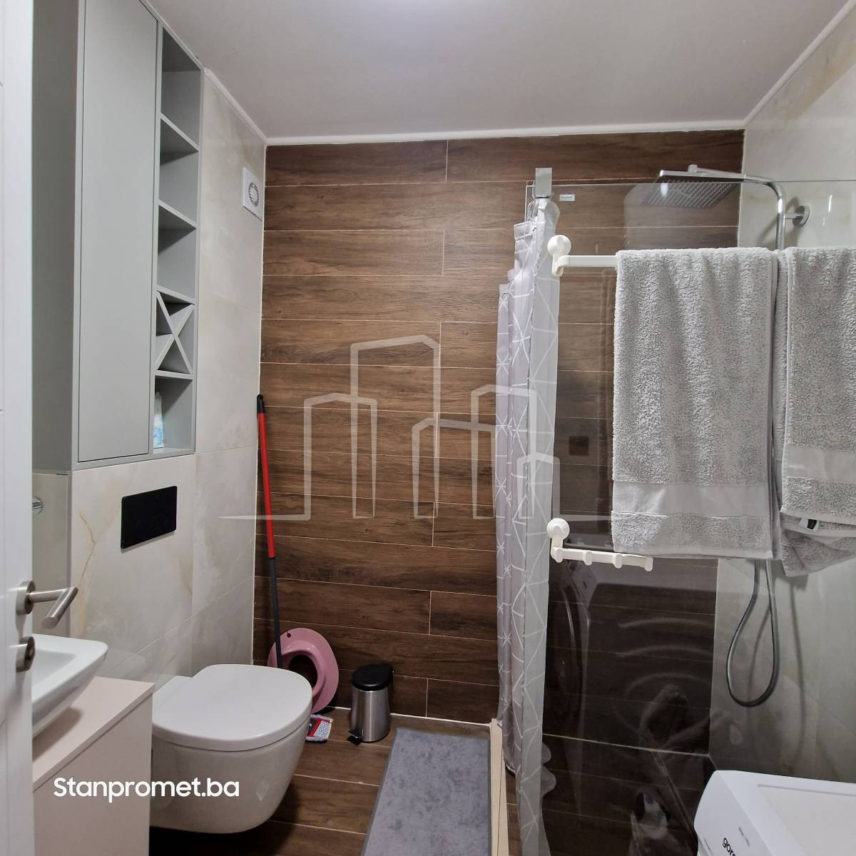 Apartman Jahorina nov i novoopremljen 52m2 sa dva balkona 25