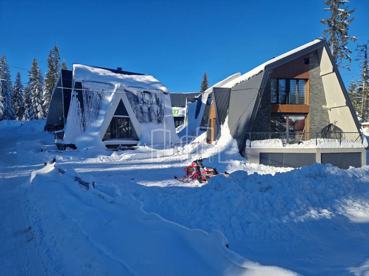 Kuća površine 110m2 Dvorišta Jahorina na placu od 510m2 2