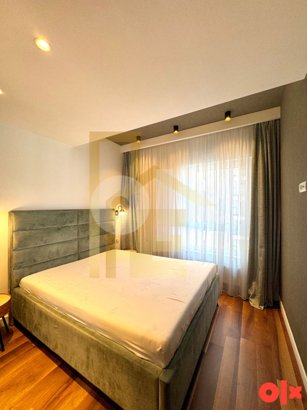LUX trosoban stan sa garažom, Centar 15