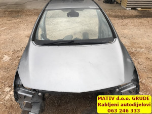 HAUBA PREDNJA Opel Astra J 2011