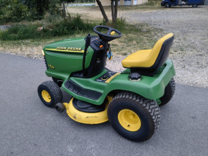 Traktor kosilica kosacica john deere
